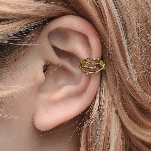 Any 2/$20! Set of 3 Barbed Wire Ear Clips - Picture 5 of 9